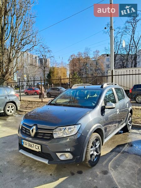 Хэтчбек Renault Sandero 2017 в Киеве