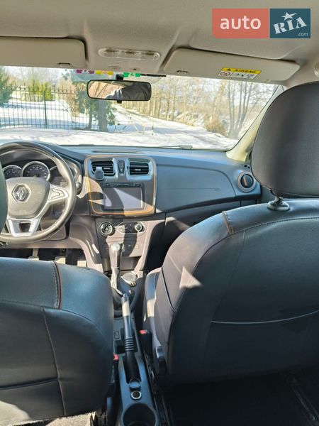 Хэтчбек Renault Sandero 2017 в Киеве