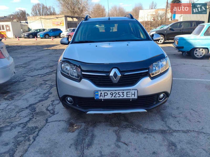 Хэтчбек Renault Sandero 2014 в Запорожье