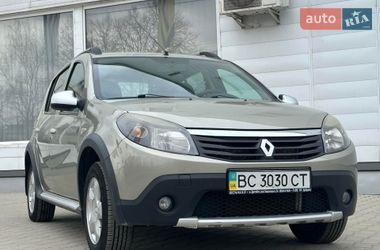 Хэтчбек Renault Sandero 2012 в Стебнику