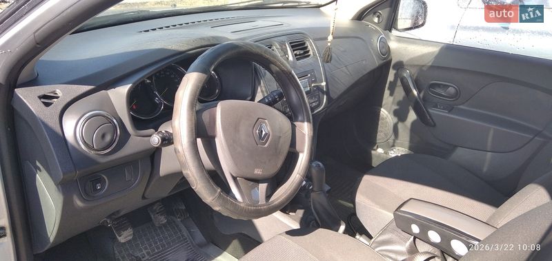 Хетчбек Renault Sandero 2013 в Ромнах