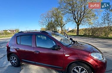 Хетчбек Renault Sandero 2011 в Ужгороді