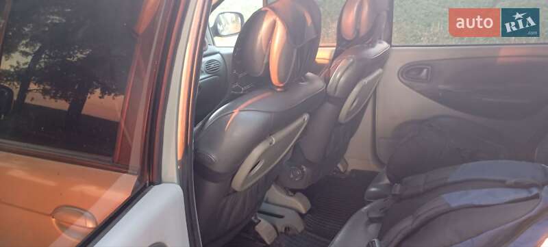 Минивэн Renault Scenic RX4 2002 в Кагарлыке
