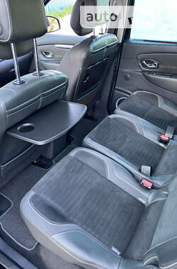 Минивэн Renault Scenic XMOD 2013 в 