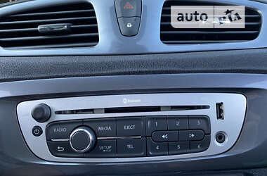 Минивэн Renault Scenic XMOD 2013 в 