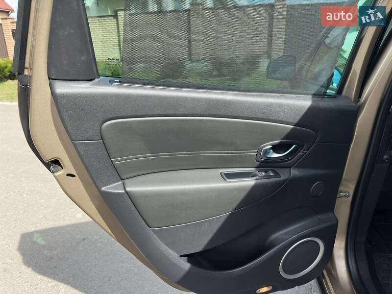 Минивэн Renault Scenic XMOD 2013 в Киеве