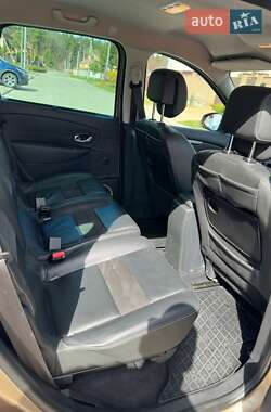 Минивэн Renault Scenic XMOD 2013 в 