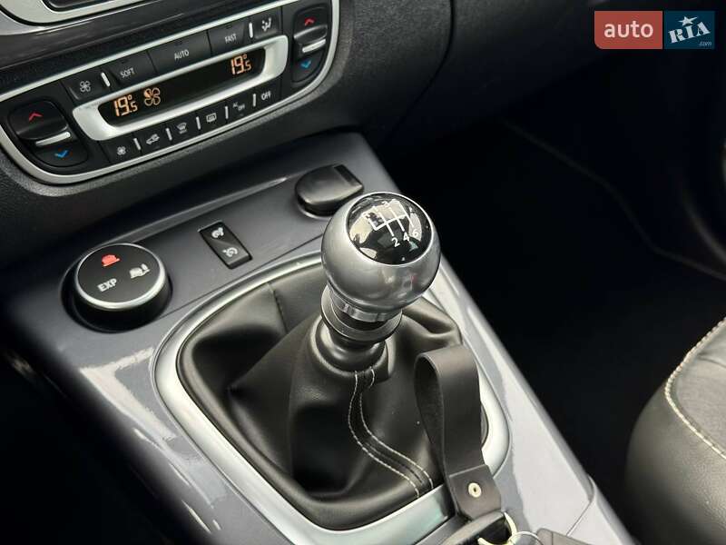 Мінівен Renault Scenic XMOD 2015 в Луцьку