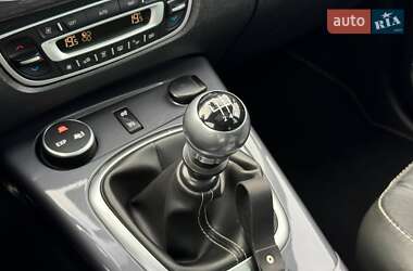 Минивэн Renault Scenic XMOD 2015 в 
