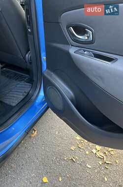 Минивэн Renault Scenic XMOD 2013 в 