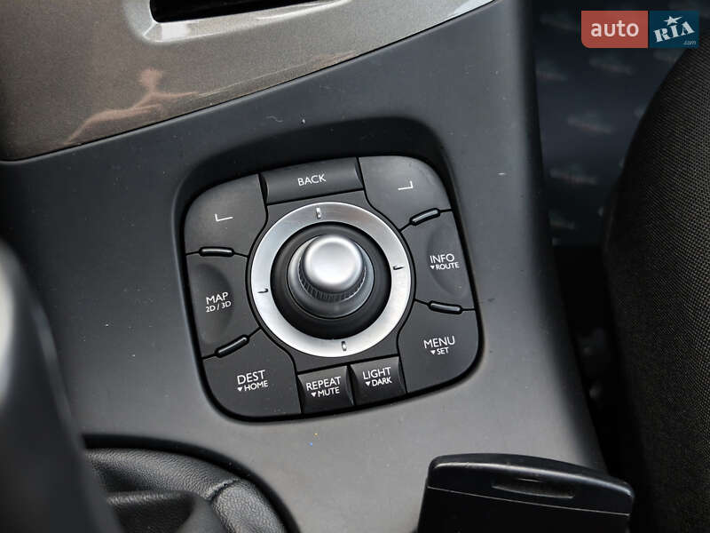 Минивэн Renault Scenic XMOD 2013 в Луцке фото 41 Минивэн Renault Scenic XMOD 2013 в Луцке