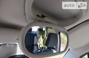 Минивэн Renault Scenic 2009 в 