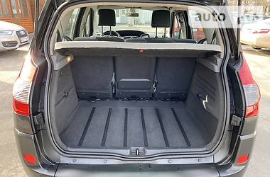 Хетчбек Renault Scenic 2008 в 