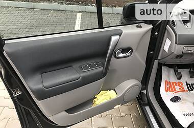 Хетчбек Renault Scenic 2004 в 