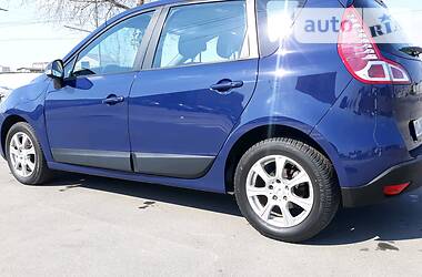 Мінівен Renault Scenic 2011 в 