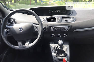 Хетчбек Renault Scenic 2012 в 
