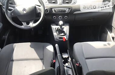 Хетчбек Renault Scenic 2012 в 