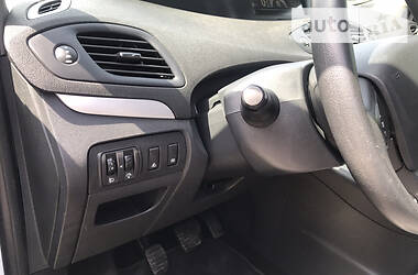 Хетчбек Renault Scenic 2012 в 