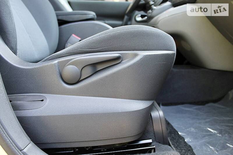 Мінівен Renault Scenic 2006 в Бурштині