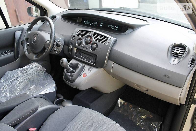 Мінівен Renault Scenic 2006 в Бурштині
