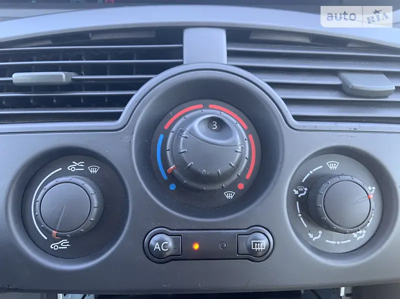 Хетчбек Renault Scenic 2006 в 