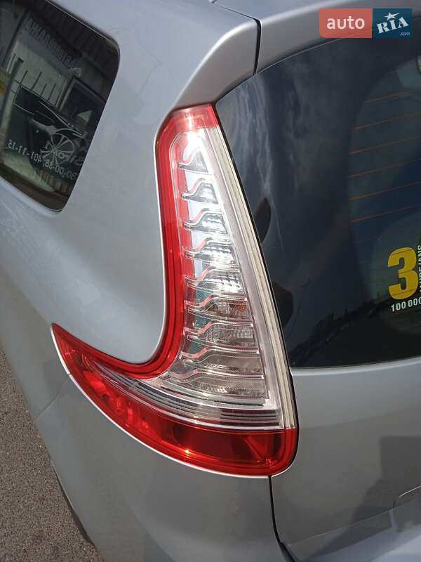 Мінівен Renault Scenic 2013 в Кривому Розі