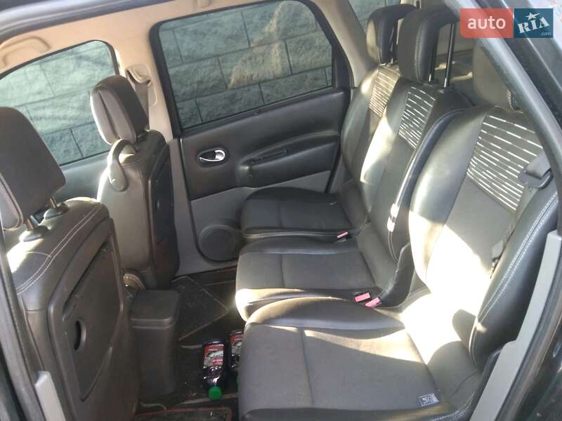 Минивэн Renault Scenic 2005 в Корце