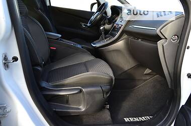 Мінівен Renault Scenic 2016 в 