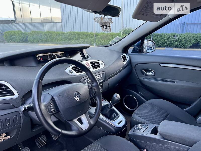 Мінівен Renault Scenic 2009 в Чернівцях