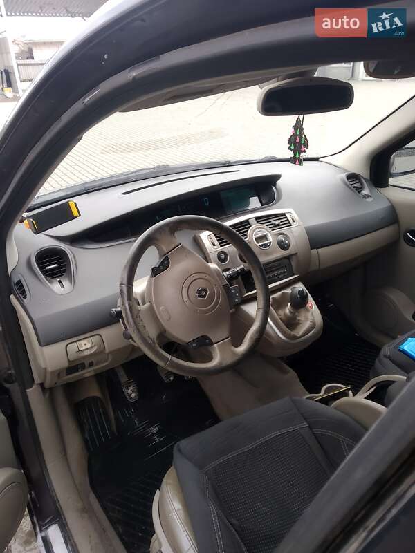 Минивэн Renault Scenic 2004 в Нововолынске