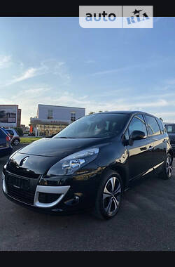 Мінівен Renault Scenic 2011 в Чернівцях