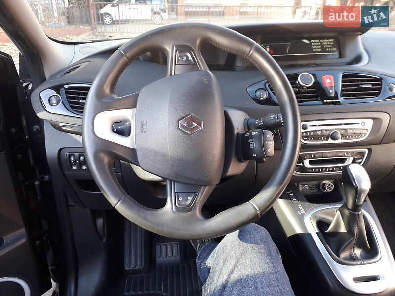 Минивэн Renault Scenic 2011 в Раздельной