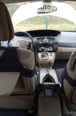 Минивэн Renault Scenic 2004 в 