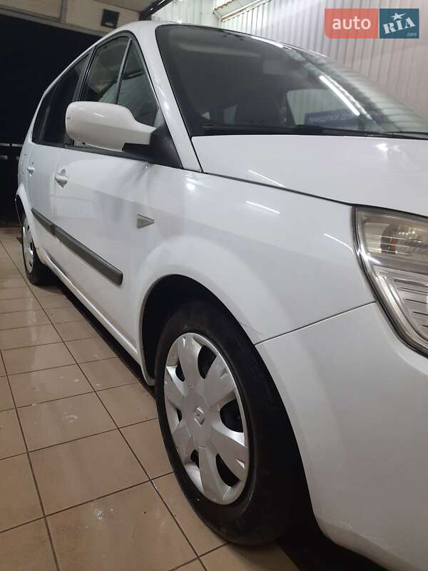 Минивэн Renault Scenic 2007 в Лохвице