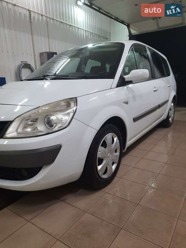 Минивэн Renault Scenic 2007 в Лохвице