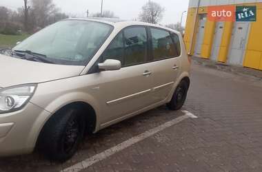 Минивэн Renault Scenic 2009 в 