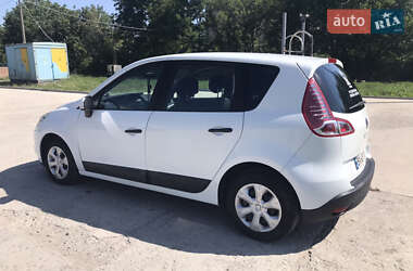 Минивэн Renault Scenic 2011 в 