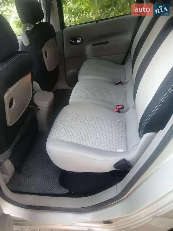 Минивэн Renault Scenic 2006 в Вознесенске