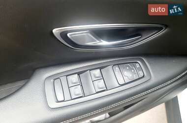 Минивэн Renault Scenic 2017 в 