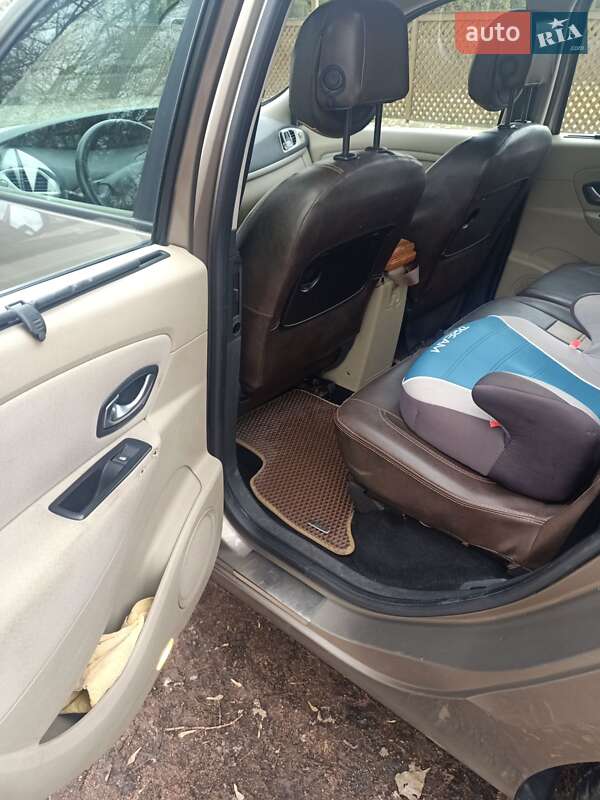 Минивэн Renault Scenic 2011 в Киеве