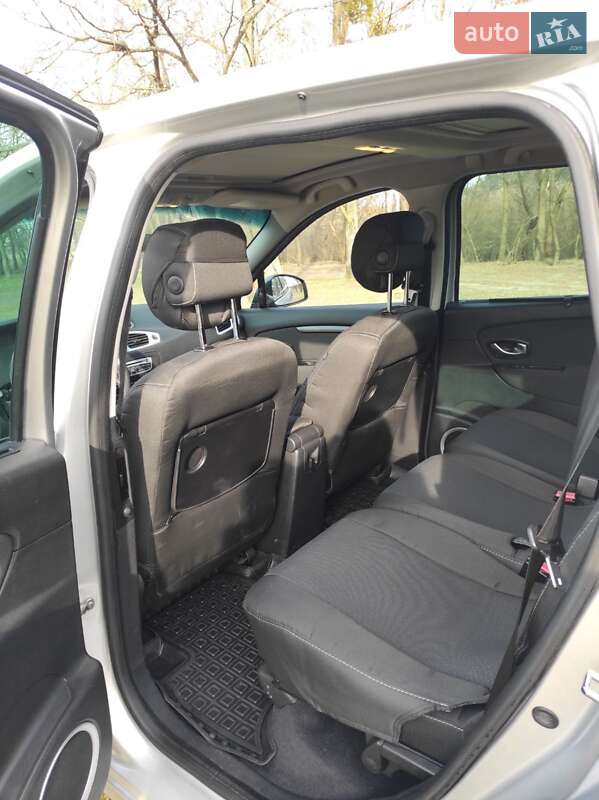 Минивэн Renault Scenic 2010 в Сарнах