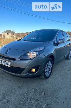 Мінівен Renault Scenic 2009 в Вижниці