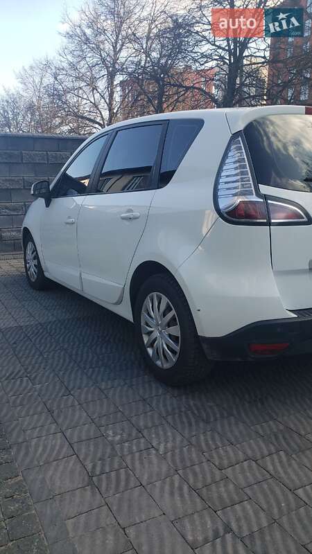 Минивэн Renault Scenic 2014 в Ровно