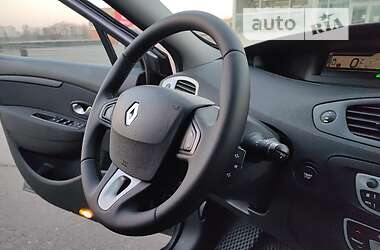 Минивэн Renault Scenic 2010 в 