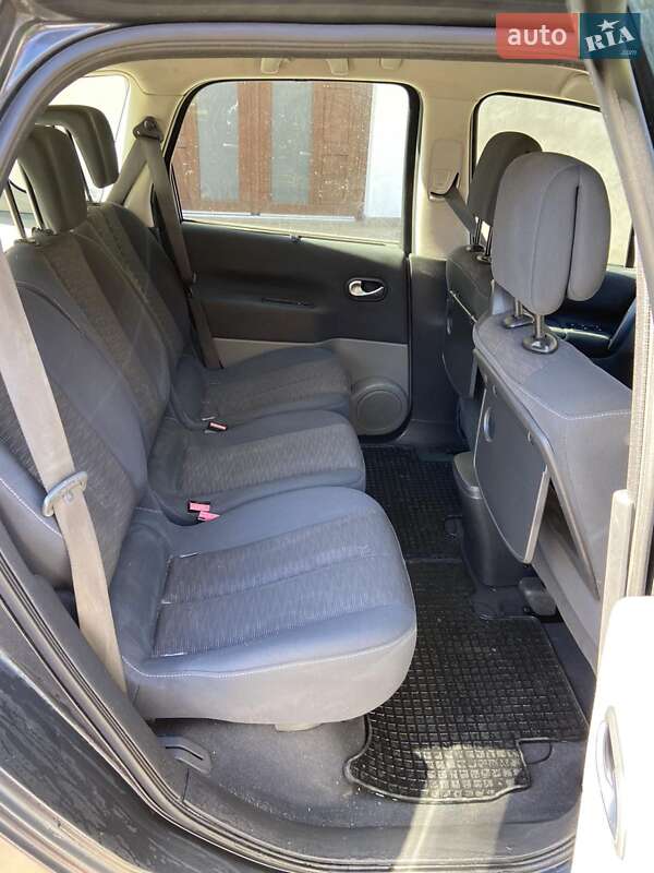 Минивэн Renault Scenic 2006 в Хусте