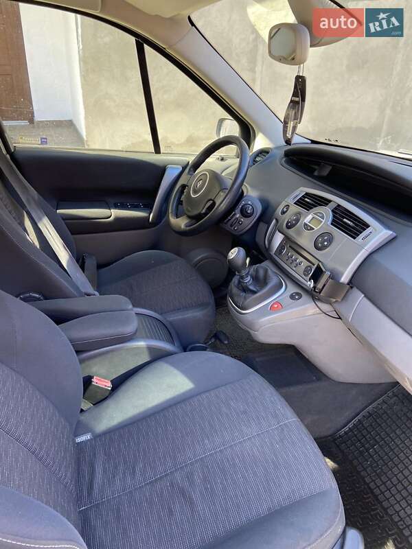 Минивэн Renault Scenic 2006 в Хусте