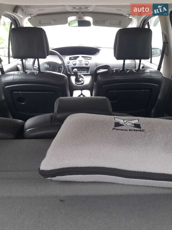 Мінівен Renault Scenic 2003 в Львові