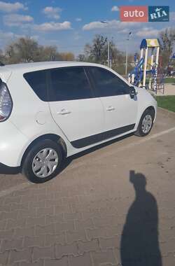 Минивэн Renault Scenic 2013 в 