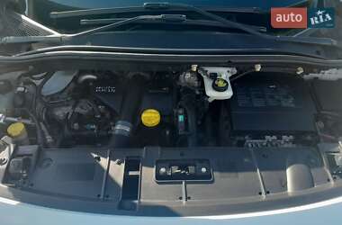Минивэн Renault Scenic 2013 в 