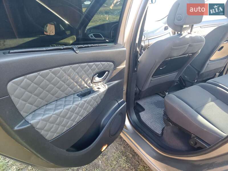 Минивэн Renault Scenic 2009 в Вижнице